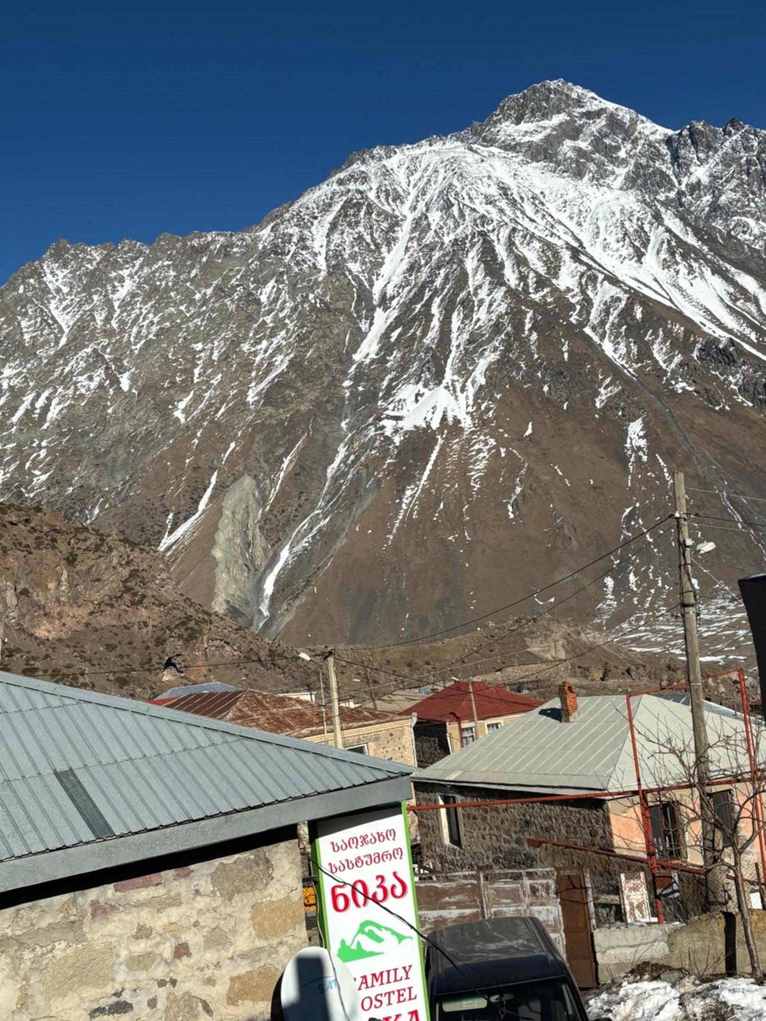 Family Hostel Nika Kazbegi Ngoại thất bức ảnh