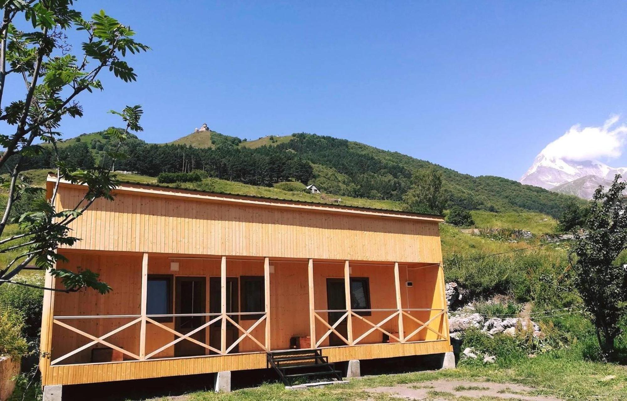 Family Hostel Nika Kazbegi Ngoại thất bức ảnh
